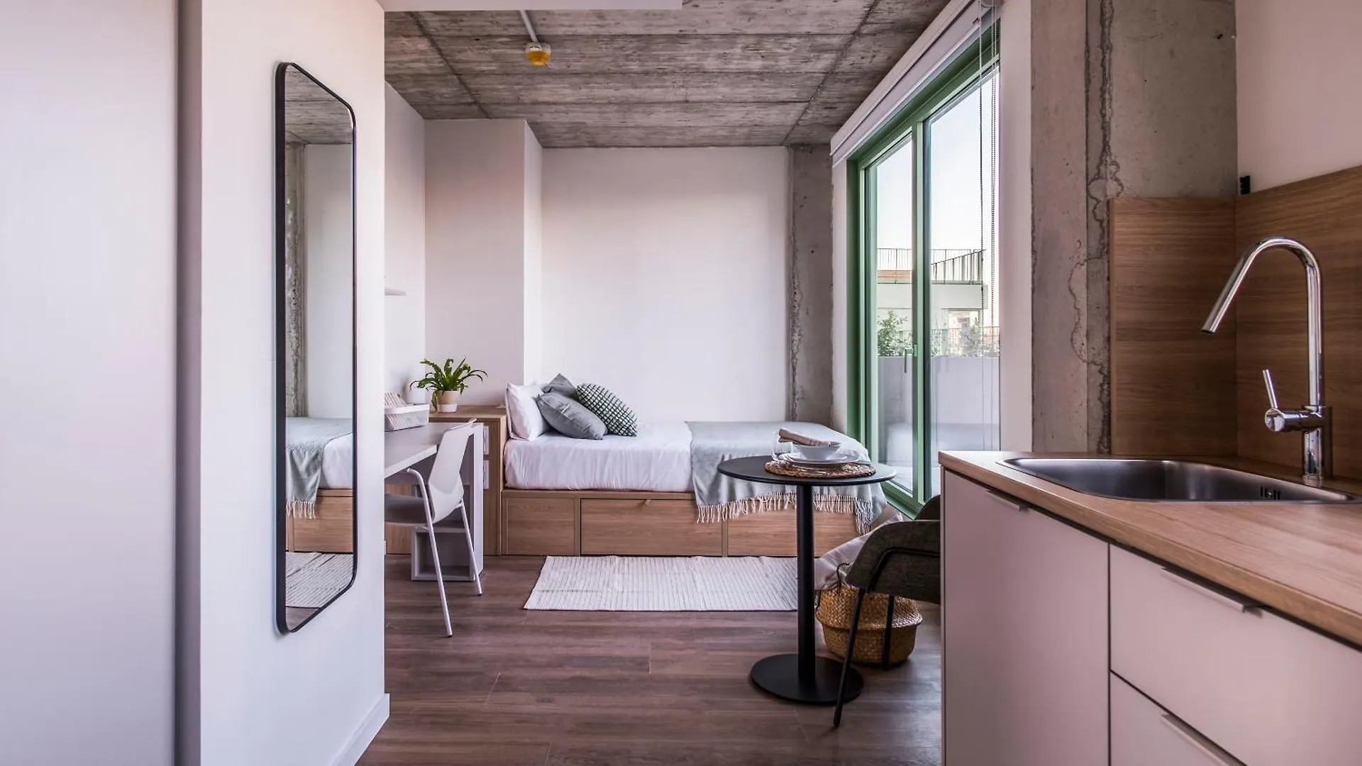Апартаменты Aparto Cristobal De Moura Hall Of Residence - Only For Students In Барселона Испания