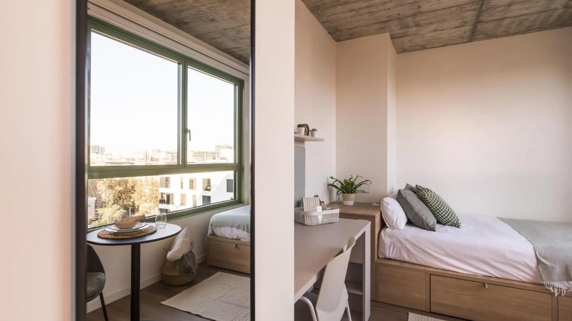 Апартаменты Aparto Cristobal De Moura Hall Of Residence - Only For Students In Барселона