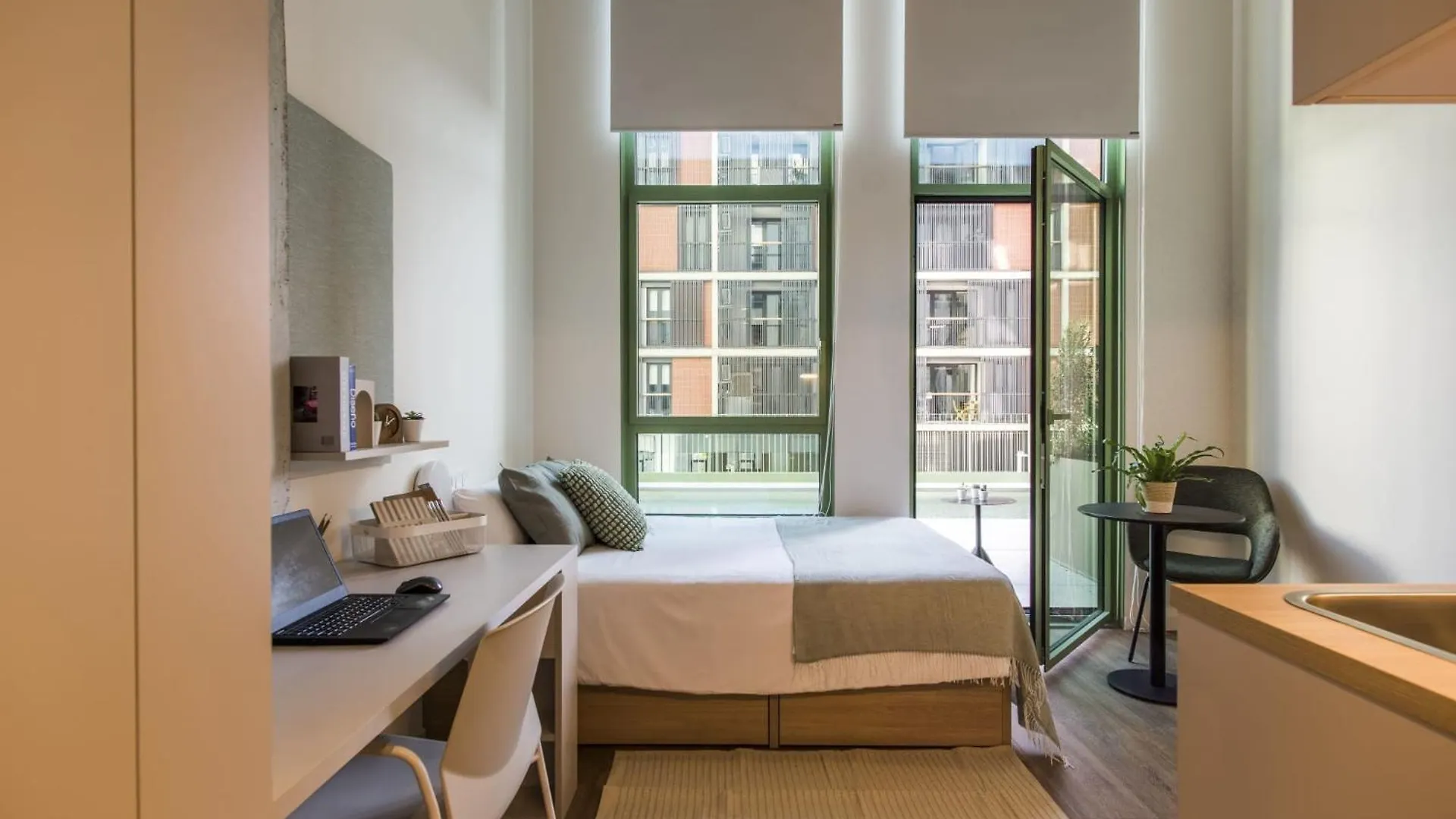 Апартаменты Aparto Cristobal De Moura Hall Of Residence - Only For Students In Барселона Испания