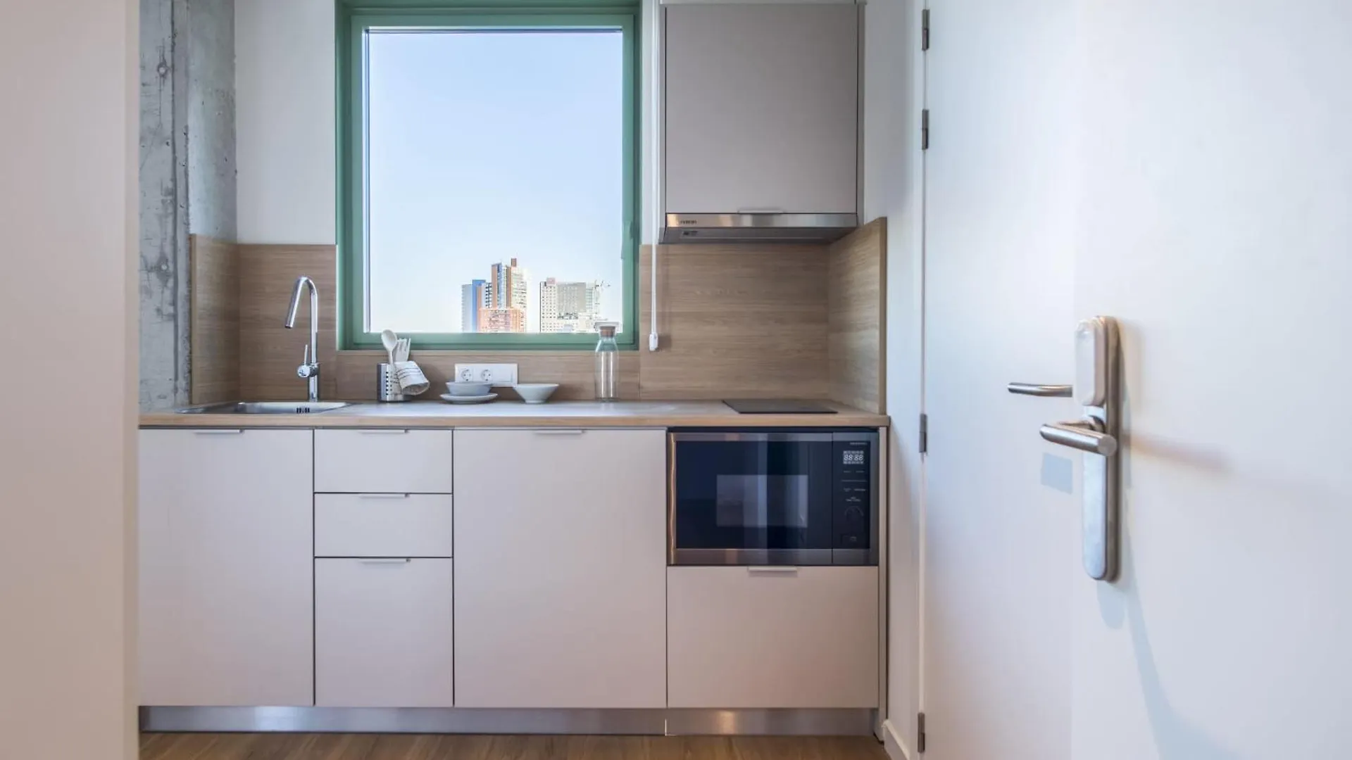 Апартаменты Aparto Cristobal De Moura Hall Of Residence - Only For Students In Барселона
