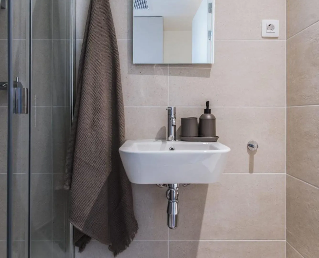 Aparto Cristobal De Moura Hall Of Residence - Only For Students In Барселона Апартаменты