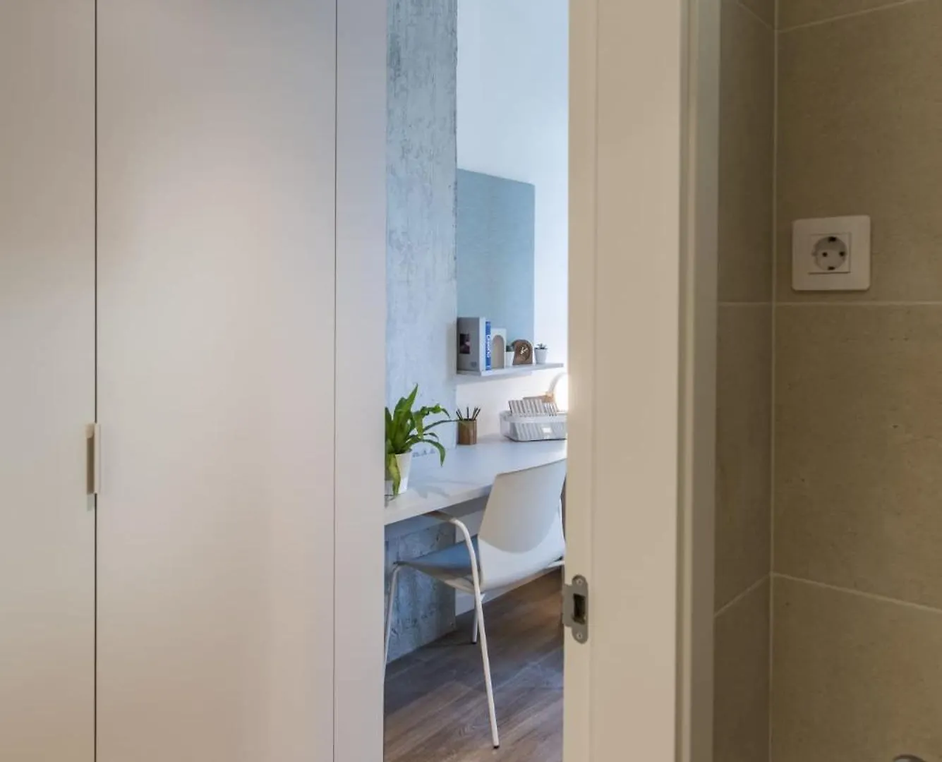 Апартаменты Aparto Cristobal De Moura Hall Of Residence - Only For Students In Барселона